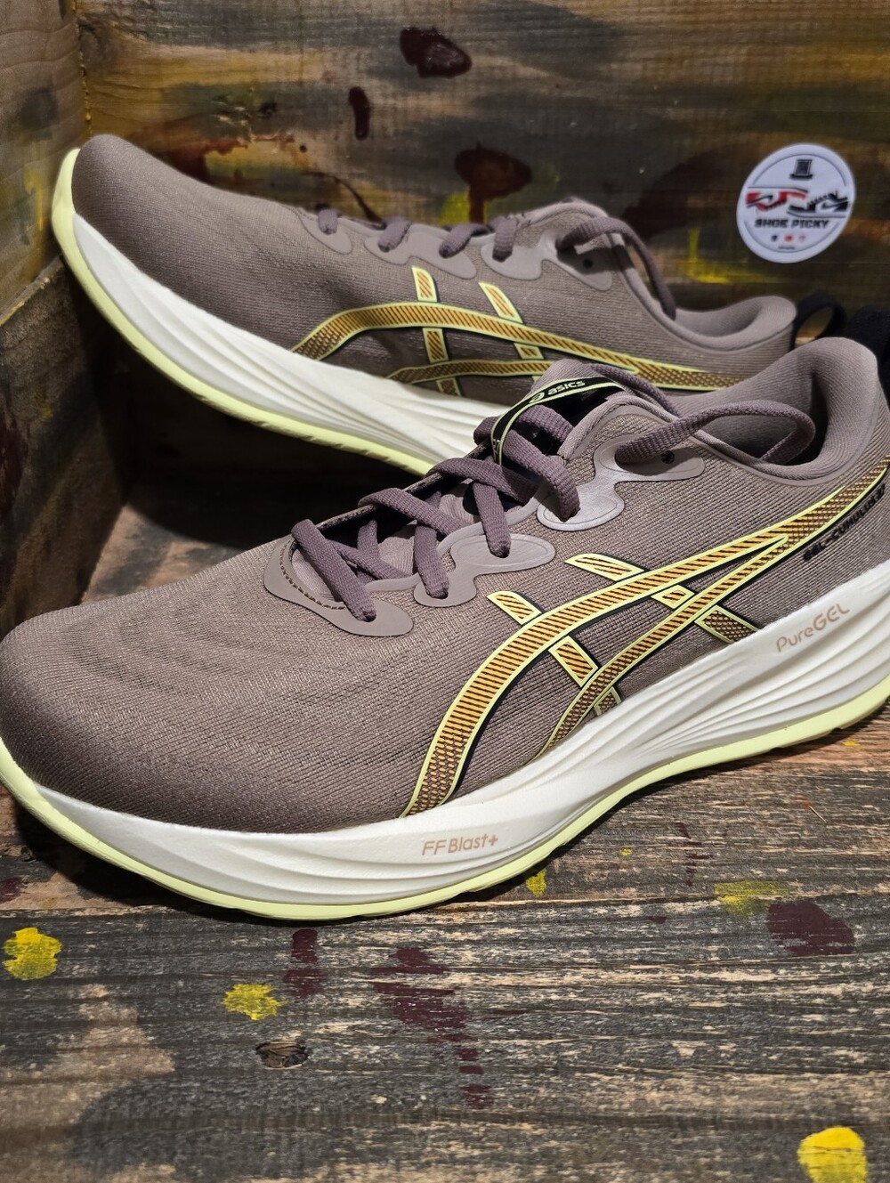 Asics Gel-Cumulus 27 Taupe Yellow Athletic Running Shoes 1011B960 Men's Size 9